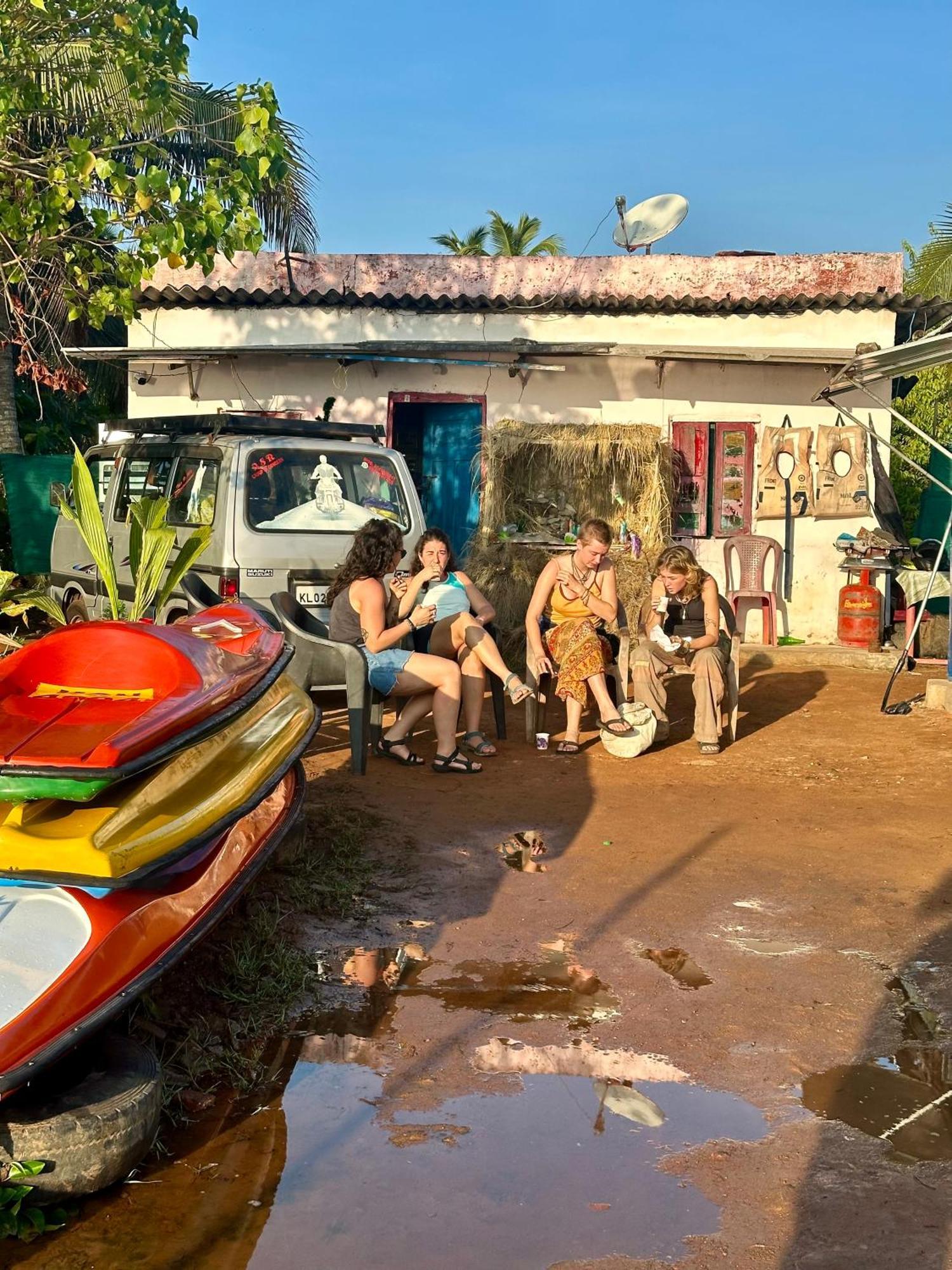 House Of Surf Hostel For Women Varkala Esterno foto